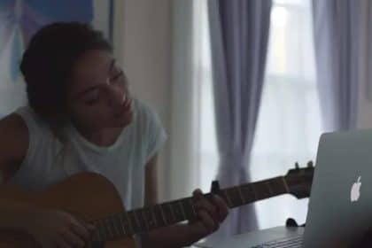 Apple Unveils 'The Song' in Latest Holiday Ad Campaign